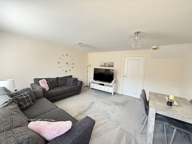 51 Hadrian Way, Nuneaton